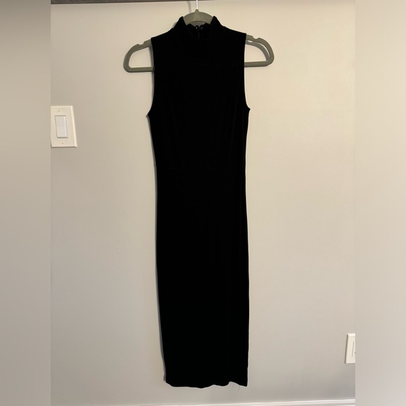 Katherine Barclay sleeveless black dress - Picture 2 of 4